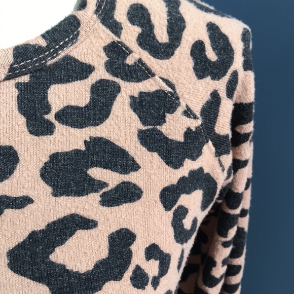 Buffalo David Bitton leopard print crew neck long sleeves sweatshirt top size S - Picture 3 of 11